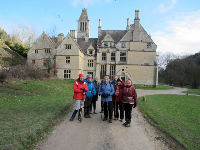 Group20outside20the20mansion
